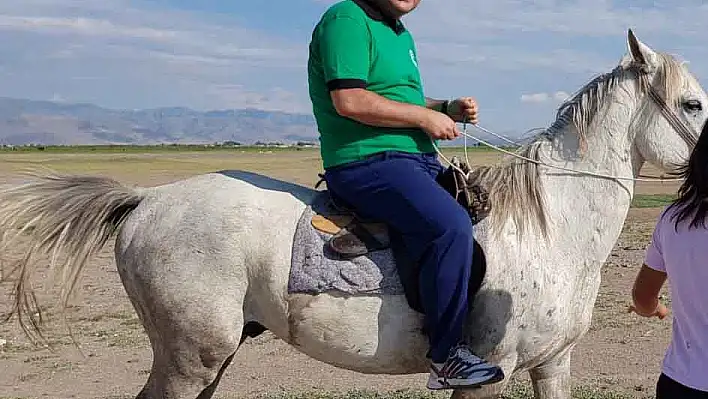 Develi Kaymakamı Duru Ata Binmenin Keyfini Sultan Sazlığında Yaşadı 