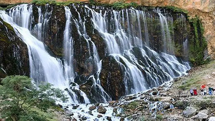 Kapuzbaşı Şelaleleri klima gibi