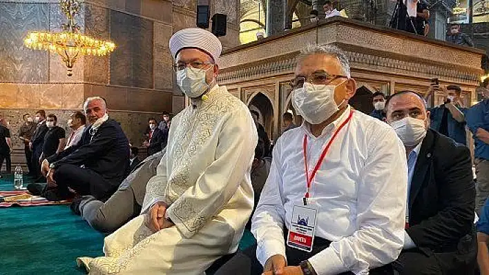 Büyükkılıç, Ayasofya-i Kebir Cami-i Şerif'inde cuma namazını kıldı