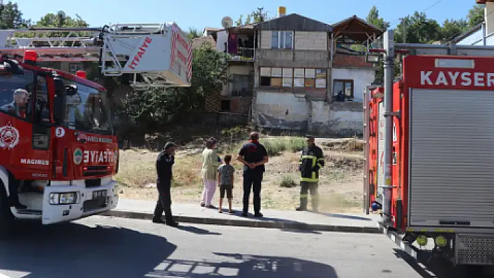 Kayseri'de çatı yangını hasara neden oldu