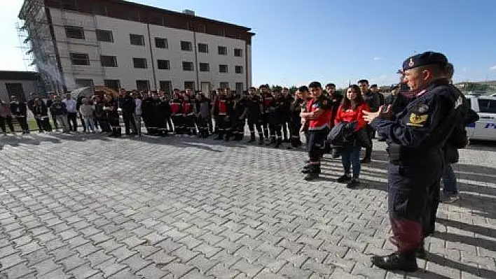 KAYÜ Bünyan MYO'da Öğrencilere Şüpheli Paket Eğitimi Verildi