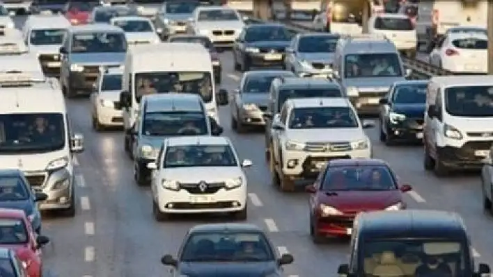 Trafiğe kayıtlı araç sayısı arttı