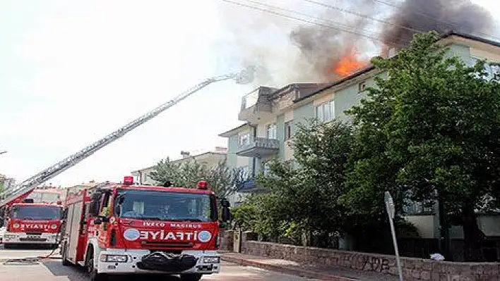 3 katlı binada çıkan yangın söndürüldü