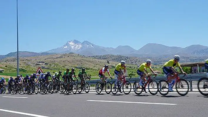 Uluslararası Bisiklet Yarışları'nda pedal sesleri Kayseri Erciyes'te yankılandı