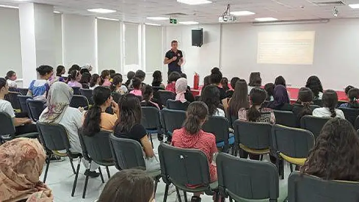 KAYMEK kursiyerlerine 'yangın eğitimi ve semineri'