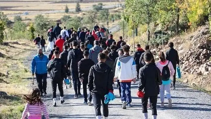 Talas Belediyesi Ali Dağı'nda yürüyüş organizasyonu düzenledi