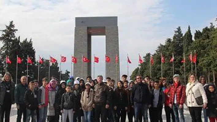 Kayseri Emniyet Müdürlüğü öğrencileri tarihle buluşturdu