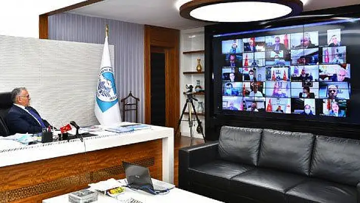 'AVM'LERDE hareketliliği azaltmak zorundayız'