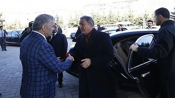 Milli Savunma Bakanı Hulusi Akar, Başkan Çelik'i ziyaret etti 