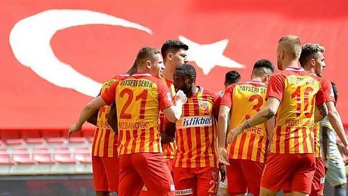 Kayserispor'da teknik ekip ve futbolculara koronavirüs testi yapıldı