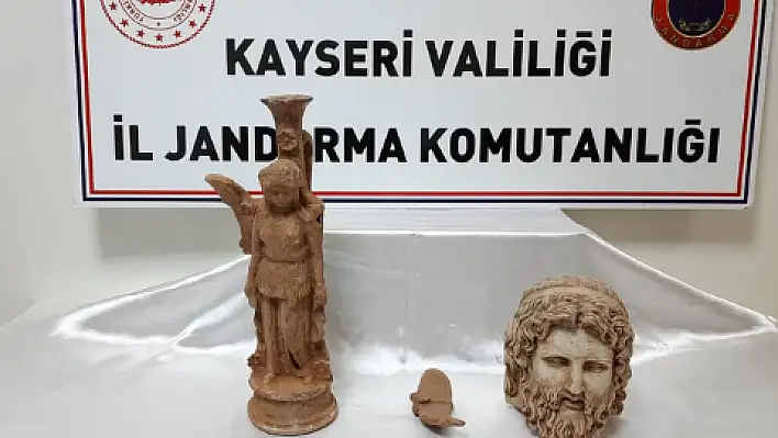 Heykelleri satarken yakalandı