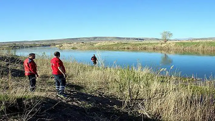 Düşen ayakkabısını almak için Kızılırmak'a giren çocuk boğuldu