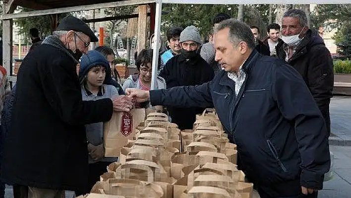 Biz Pişirelim Siz Ulaştırın Projesi gönüllere girdi