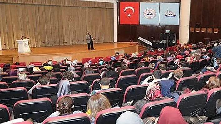 ERÜ'de 'Evlilik Okulu Seminerleri' Başladı 