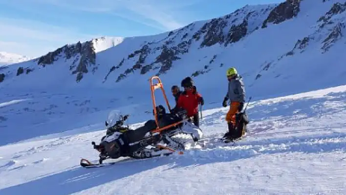 Erciyes'te mahsur kalanlar kurtarıldı