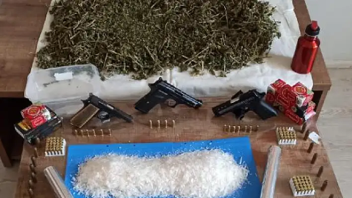  Uyuşturucu tacirlerine darbe