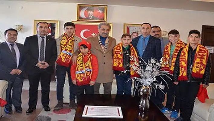 Aile Ve Sosyal Politikalar İl Müdürlüğünden Kayserispor Kulübü Başkanı Bedir'e ziyaret 