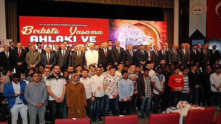 Diyanet İşleri Başkanı Erbaş: Ülke olarak önemli bir görev ifa ediyoruz