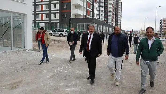 Melikgazi'de kentsel dönüşüm alanında çevre düzeni çalışması devam ediyor