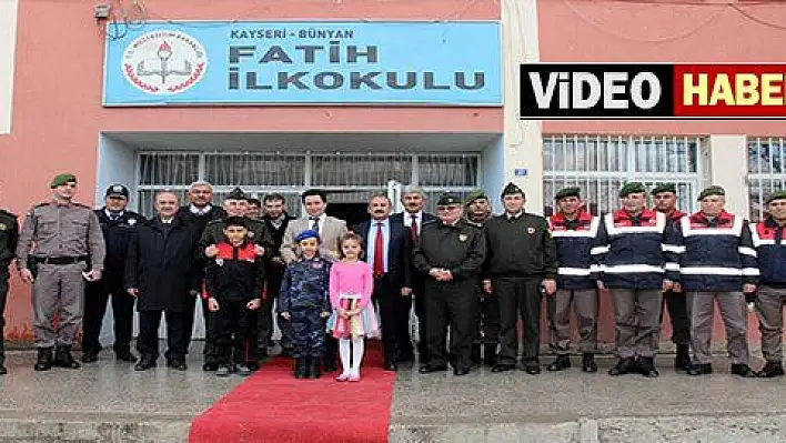 Jandarma trafik terörüne savaş açtı, eğitime ilkokuldan başladı 