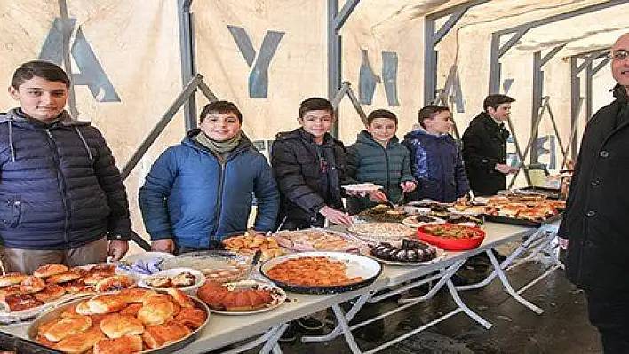 Yahyalı'da Yemen için kermes düzenlendi 