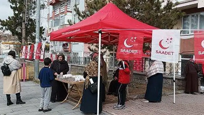 Saadet Partisi Kayseri İl Kadın Kolları Necmettin Erbakan'ı andı