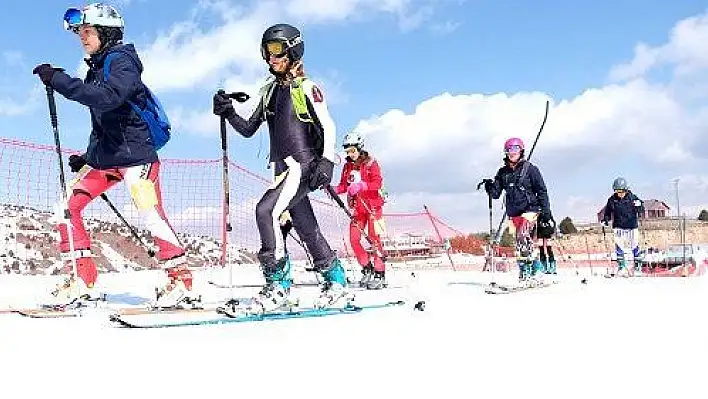 Okul Sporları Dağ Kayağı Türkiye Şampiyonası