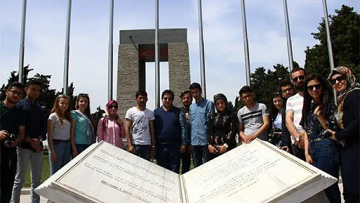 YABANCI ÖĞRENCİLER ÇANAKKALE'YE HAYRAN KALDI