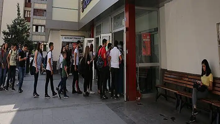 Büyükşehir'in kütüphanelerini 6 ayda 1 milyon kişi ziyaret etti 