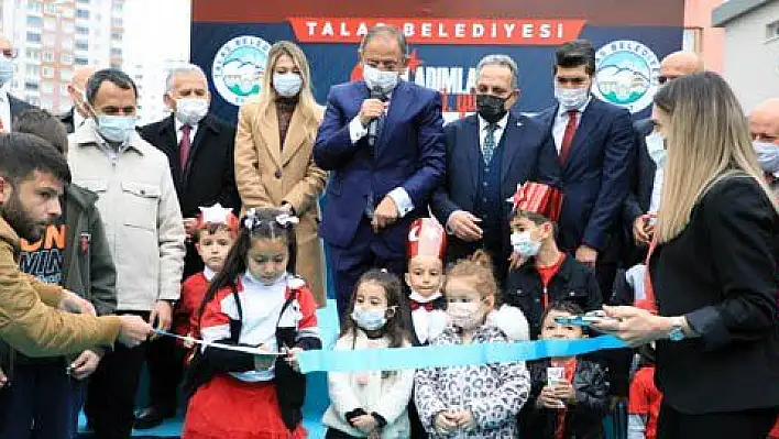 Talas'tan Cumhuriyet'e 3 okul armağan