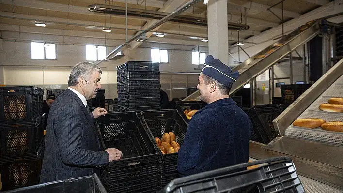 Başkan Çelik, Kent Ekmek'te incelemelerde bulundu