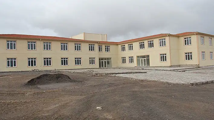 İncesu'da Meslek Yüksekokulu hazırlıkları tüm hızıyla devam ediyor