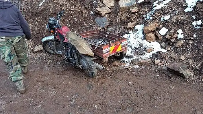 Şarampole yuvarlanan motosikletin sürücüsü hayatını kaybetti