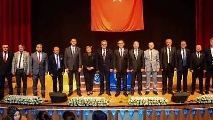 Kayseri'de 'Ülkü ocaklı ol, bağımlı olma' konferansı