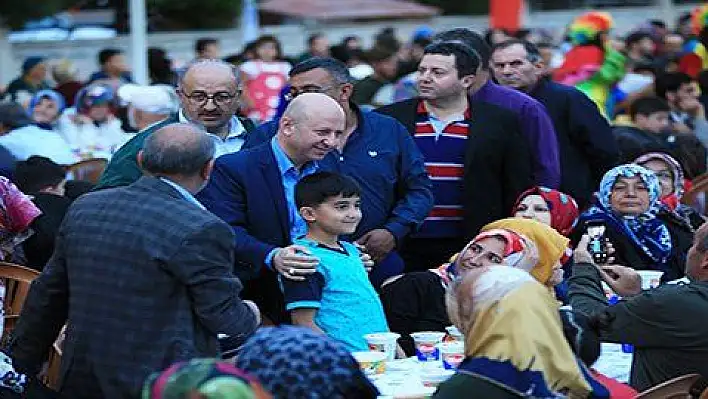 Zümrüt Mahallesi'nde coşkulu iftar