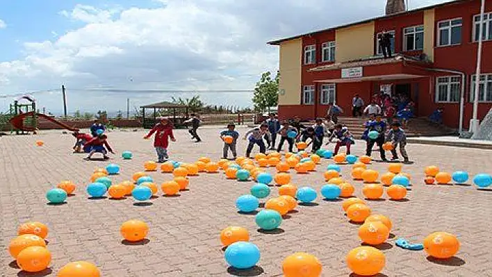 İlkokul öğrencilerine sürpriz