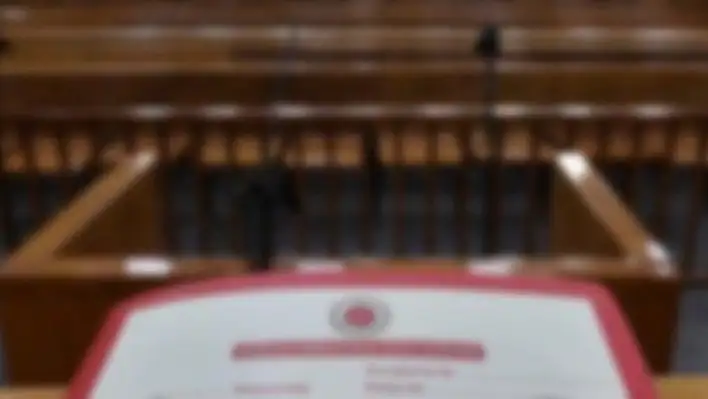 Ankesörlü telefon ile ardışık aranan ihraç astsubaya 6 yıl hapis 