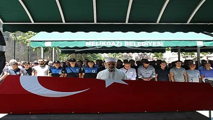 Kalp krizi ile polis memuru son yolculuğuna uğurlandı