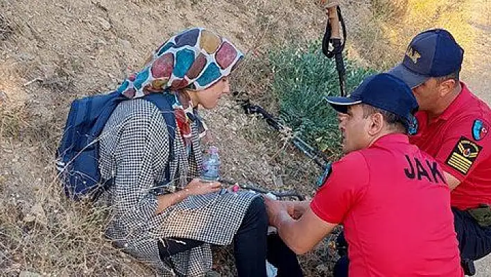 Hayvan otlatırken kaybolan genç kız jandarma tarafından bulundu