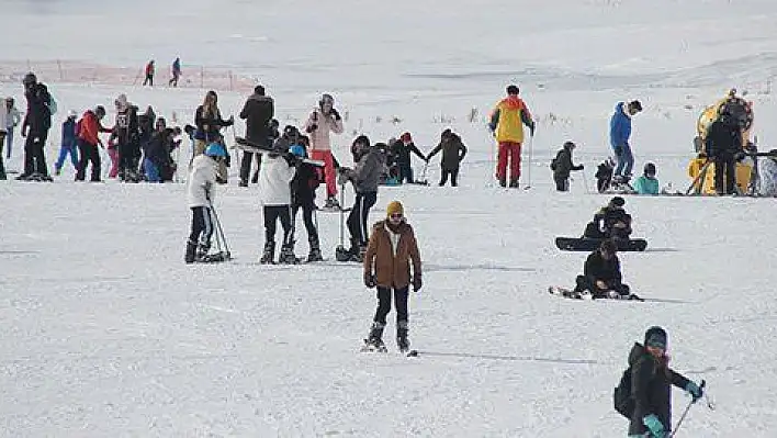  Erciyes'te pistler doldu