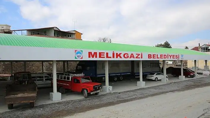 MELİKGAZİ'DE SEMT PAZARI BOLLUĞU