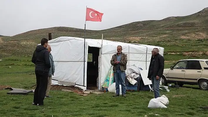 Salgın sürecini Erciyes'in yaylalarında atlatmaya çalışıyorlar