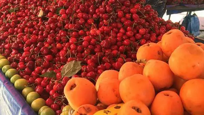 Kiraz tezgahlarda yerini aldı