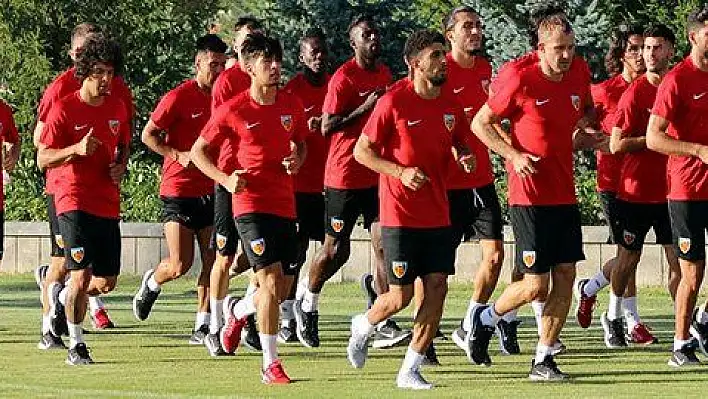 Kayserispor yeni sezon öncesi top başı yaptı 