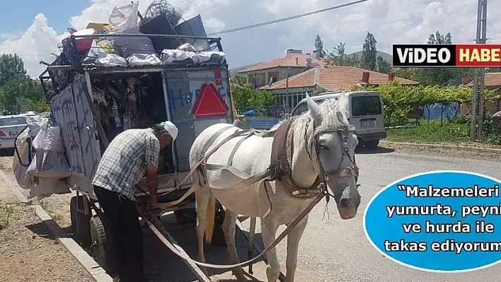 Hem zamana hem teknolojiye direniyor