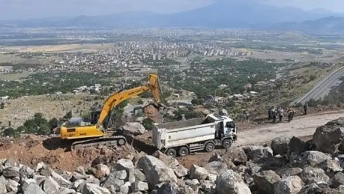 'Hıdrellez yolunda iğneyle kuyu kazıyoruz'