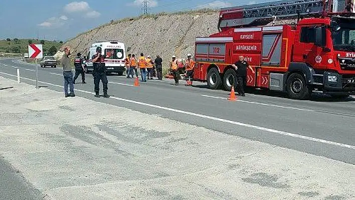 Traktör şarampole devrildi