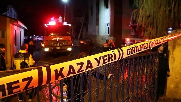 Trafik kazası: 2 ölü , 2 yaralı 