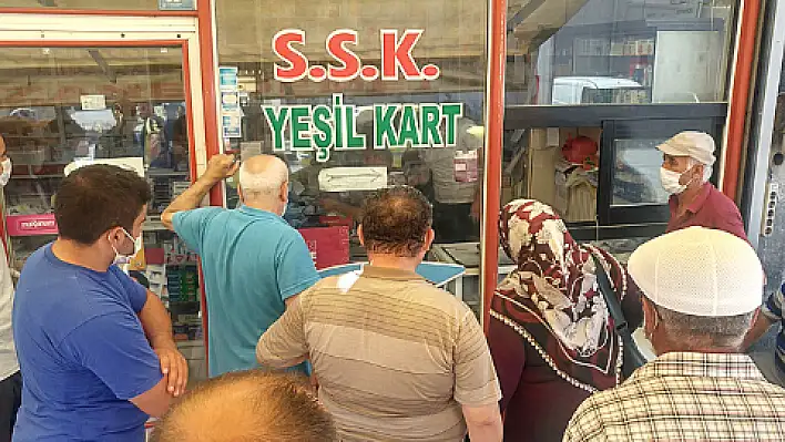 Nöbetçi eczanelerdeki yoğunluk korkuttu