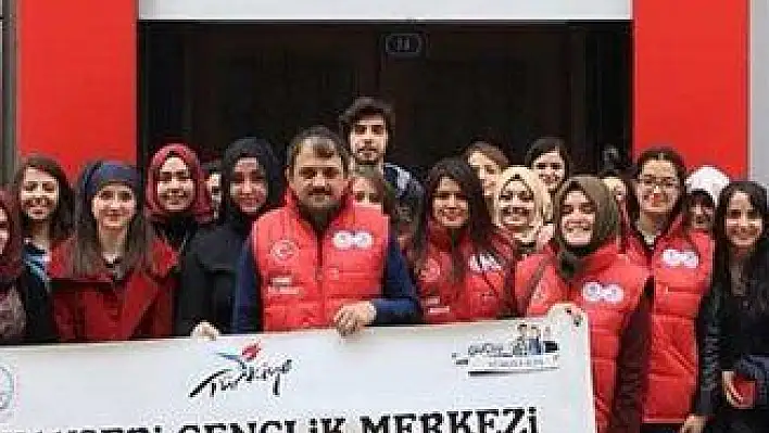 AK Parti ile Kayseri'de gençlik merkezleri doldu taştı